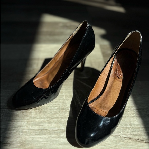 Corso Como Patent Round Toe Pumps - Picture 7 of 8